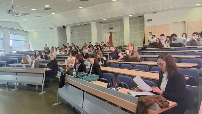 Započela je International...